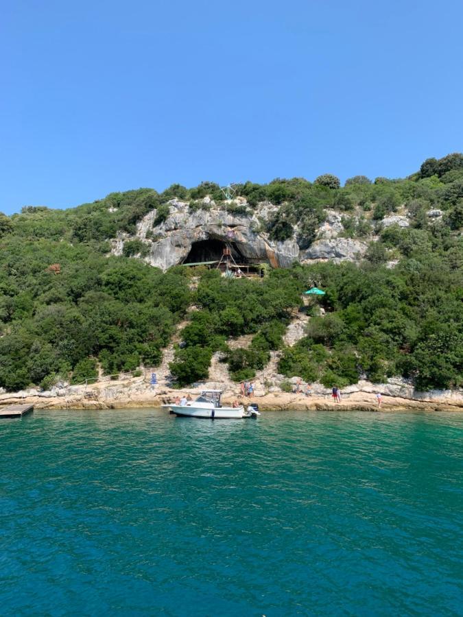 Apartment Creo Loborika Marčana Εξωτερικό φωτογραφία