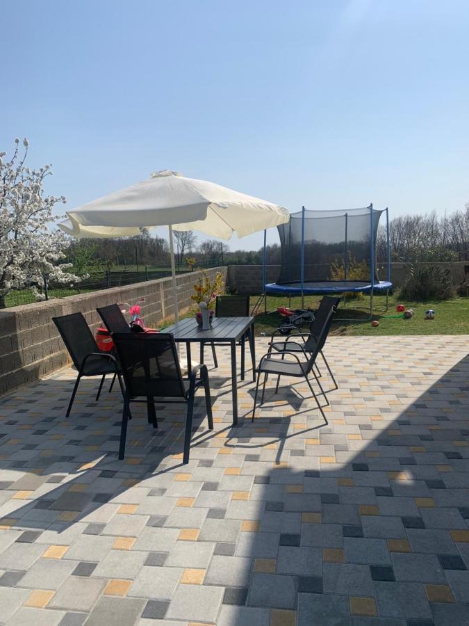 Apartment Creo Loborika Marčana Εξωτερικό φωτογραφία